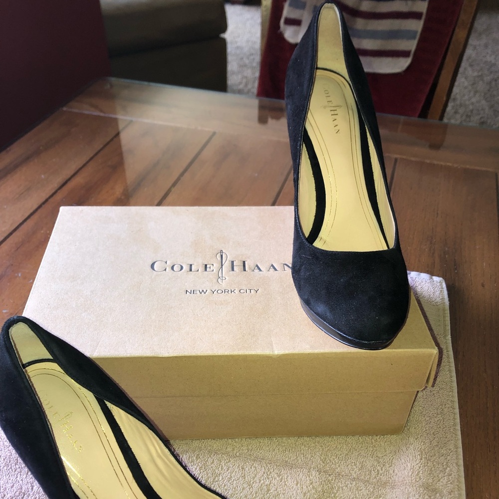 Cole haan size 8.5 suede pumps